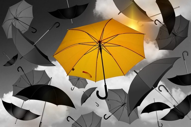 Read more about the article Ποίηση – Οι Αποκλίνοντες –